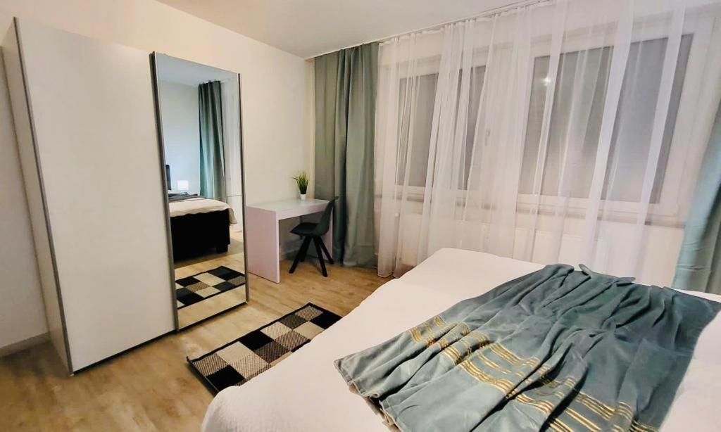 4rooms Central-modern Near Mtu With Balcony, The By Lakescape Fewos * Friedrichshafen